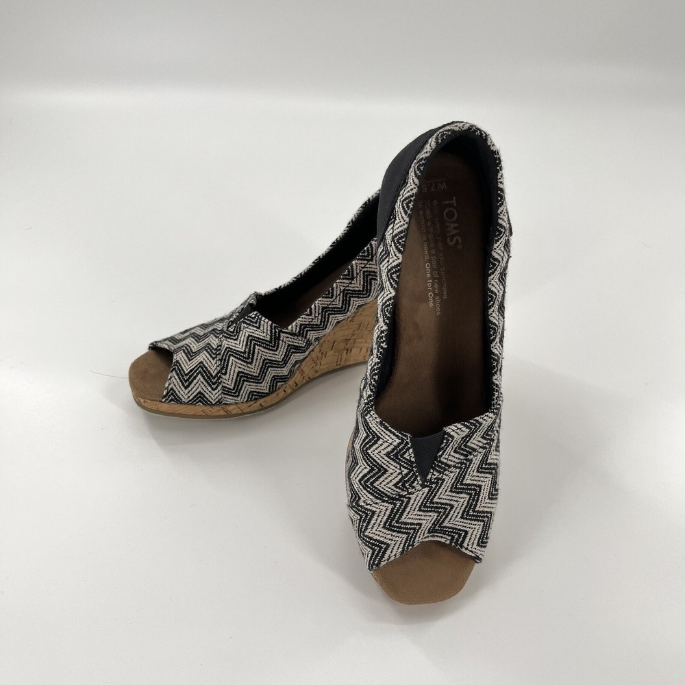 Toms Stella Peep Toe Womens 7.5‎ Black & White Chevron Stripe Shoes Cork Wedge